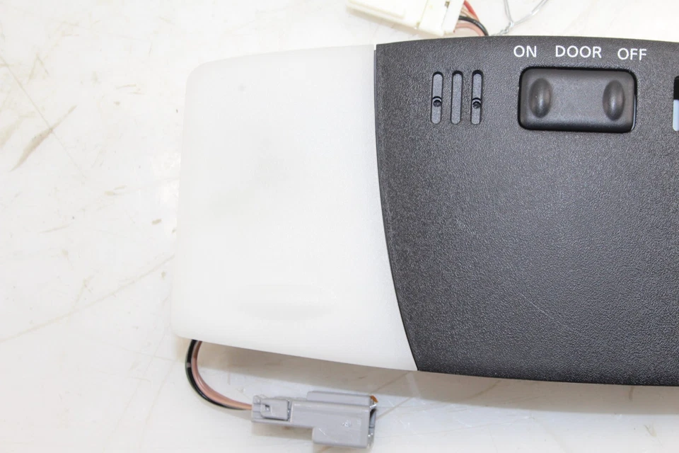 2010-2020 Nissan 370z Convertible Dome / Reading Light Assembly OEM - Изображение 3 из 4