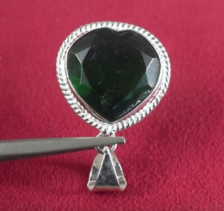 Natural Heart Shape Green Emerald 24.90 Ct Gemstone Certified Pendant SEE VDO