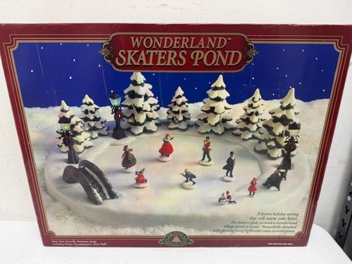 Wonderland Skaters Pond by Christmas Fantasy Ltd Musical Lighted 1996 in Box New - Picture 1 of 7