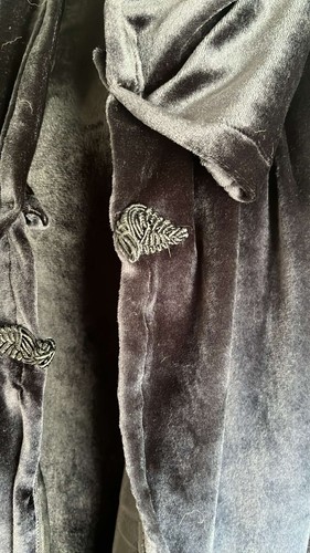 VTG Velvet Hooded Black Cape 38"X60" Goth WhimsyGoth D&D Halloween Cosplay Witch - Picture 5 of 9