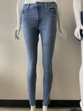 Levi Strauss  Co Woman  s 711 Skinny Light-Rinse Denim Jeans W29  Blue