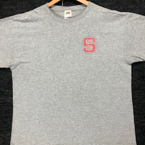 Camiseta gráfica NCSU Wolfpack Big Bad Wolf Fruit of the Loom para hombre talla XL - Imagen 2 de 7