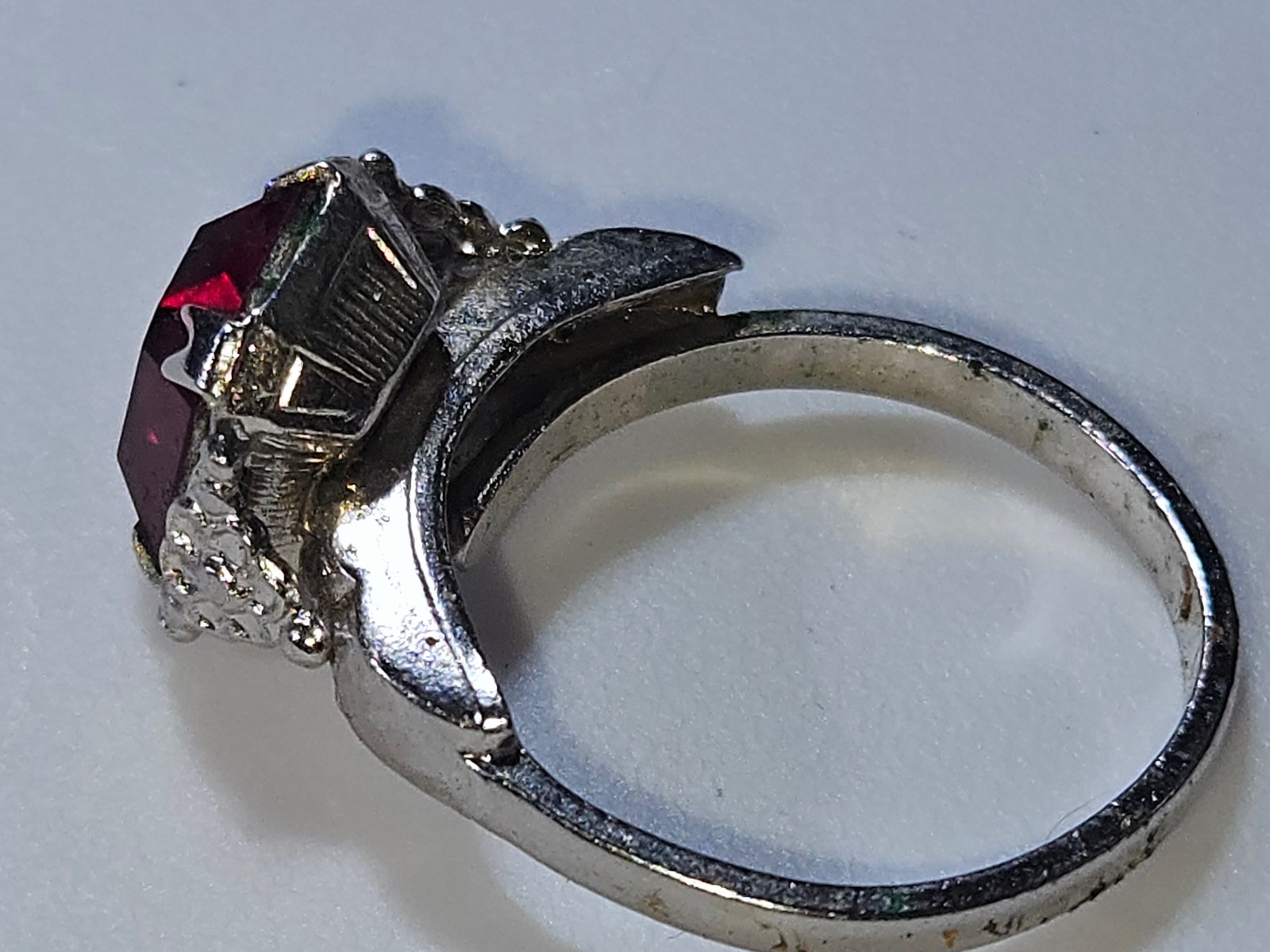 1950s Emerald-Cut Ruby Red Paste Ring w/ Rhinesto… - image 2