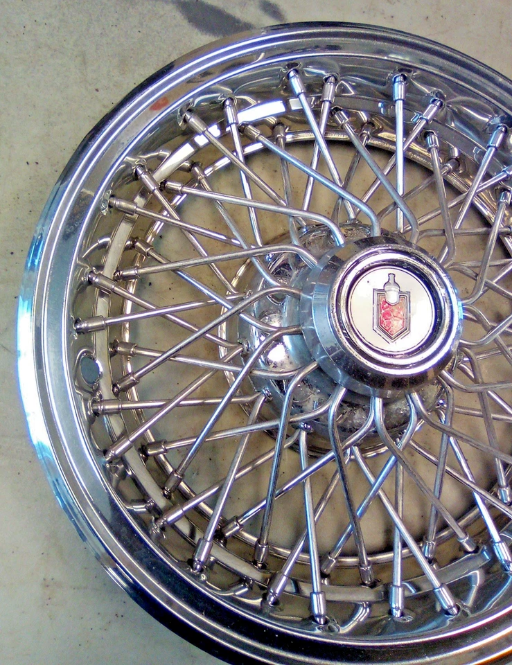 Chevrolet Monte Carlo LS 1984 tapacubos original tapacubos de rueda #2 LOC-104DG Foto 2 de 4