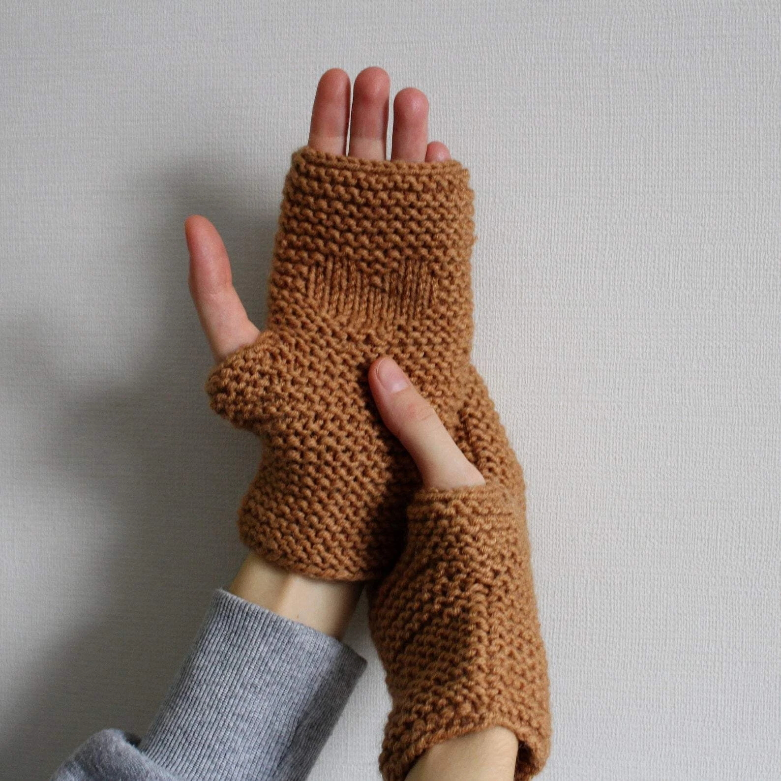 Brown Textured Fingerless Gloves with Heart Motif
