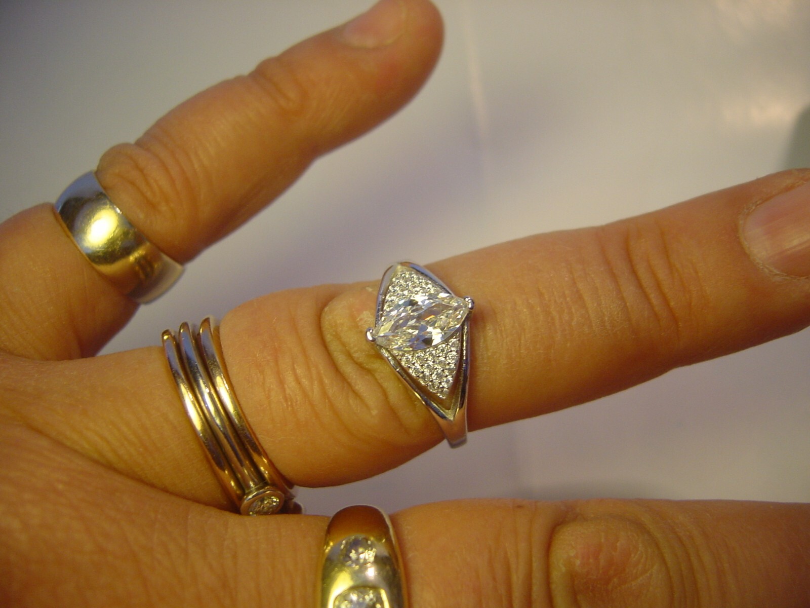 Stunning Solid Silver Ring-Superb design-sparklin… - image 7