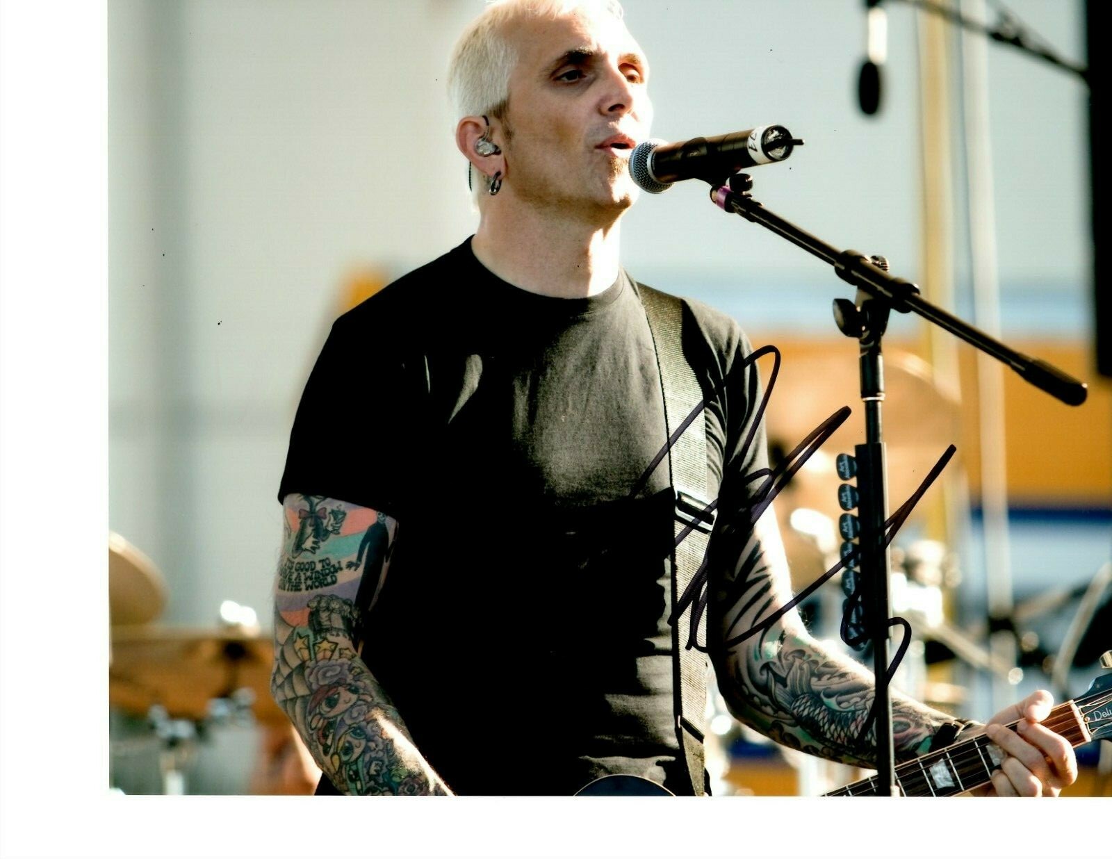 EVERCLEAR ART ALEXAKIS SIGNED PLAYING GUITAR 8X10 SANTA MONICA eBay