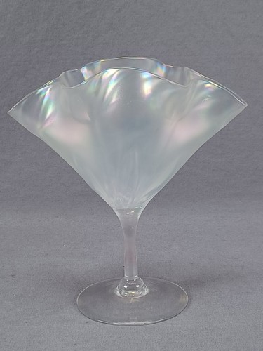 John Walsh Walsh English Hand Blown Iridescent Art Glass Fan Vase C. 1880-1910 - Picture 3 of 8