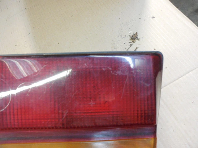 Luz trasera interior lado pasajero derecho audi 100 1980-1991 443945226 Foto 2 de 3