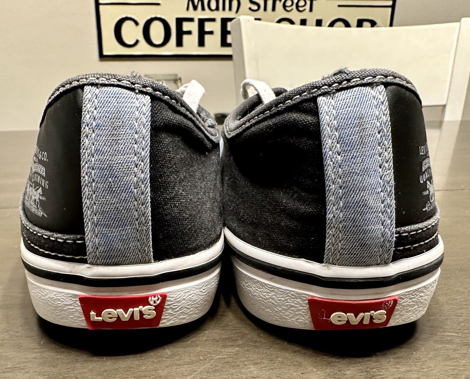 Levi's Women Size 7.5 Blue Canvas Leather Lace Up… - image 4