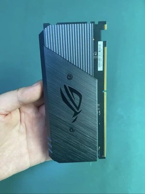 ASUS ROG DIMM.2 HS GEN4 V3 Expansion Card with Heatsink for ROG Motherboards