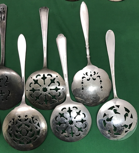 25 Pc Antique to Vintage Silverplated TOMATO SPOONS / SERVERS No Monograms - Picture 14 of 14