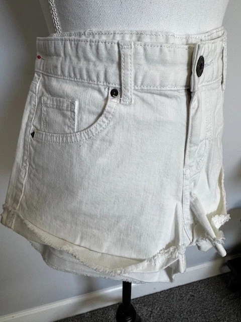 White Solid Cuffed Denim Shorts, Mossimo Supply Co, Size 13 FIT 6 - Image 4 of 4