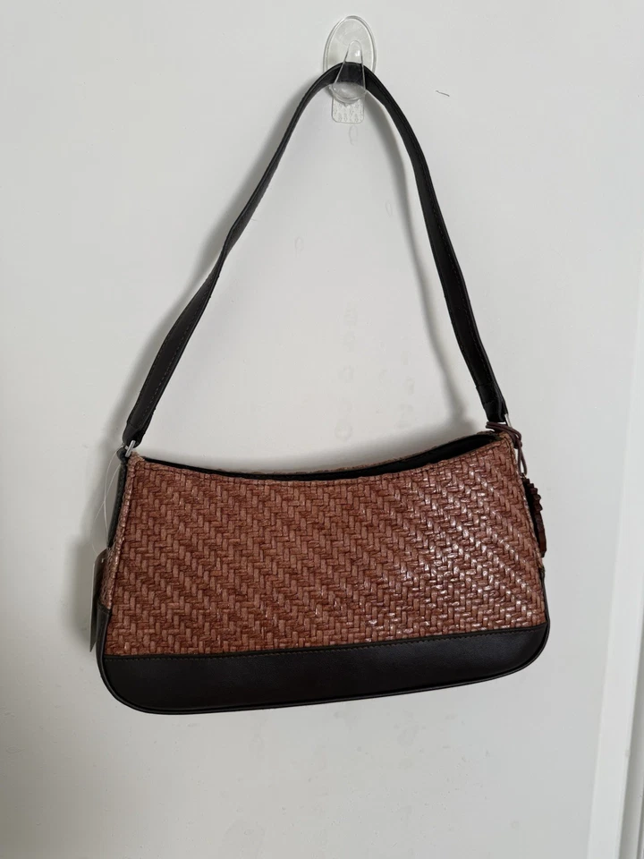 Bolso de mano vintage Liz Claiborne Baguette tejido de papel mimbre marrón cartera Y2K nuevo con etiquetas Foto 2 de 4