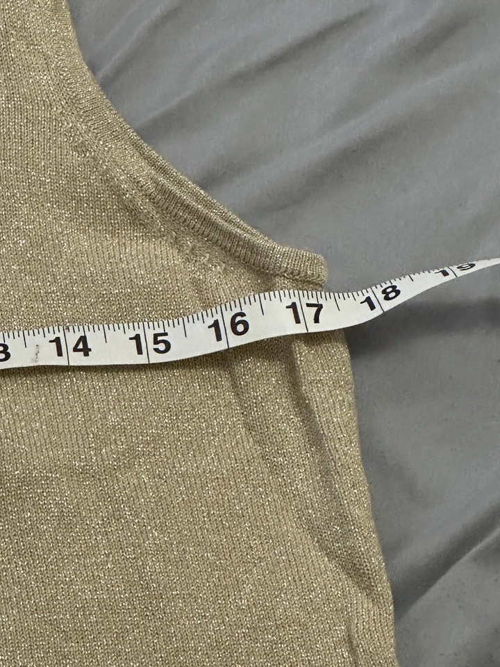 Top para mujer Petite Sophisticate talla M con adornos en la parte delantera color dorado Foto 3 de 4