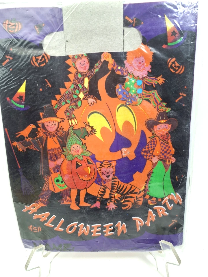 Vintage 1990s Happy Halloween Party for 4 Hats Loot Bags Blow Outs NEW OLD STOCK - Image 2 of 4