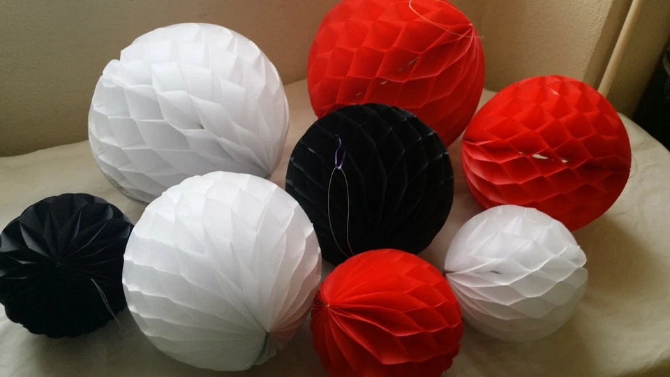 Décoration de Fete Mariage, Anniversaire Lot de 9 Boules en papier Nid d'abeille - Photo 1/4