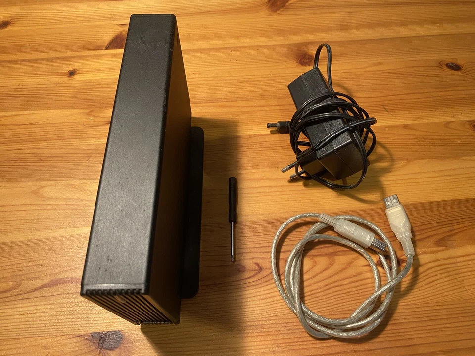 Externes Festplattengehäuse mit 250-GB-Festplatte