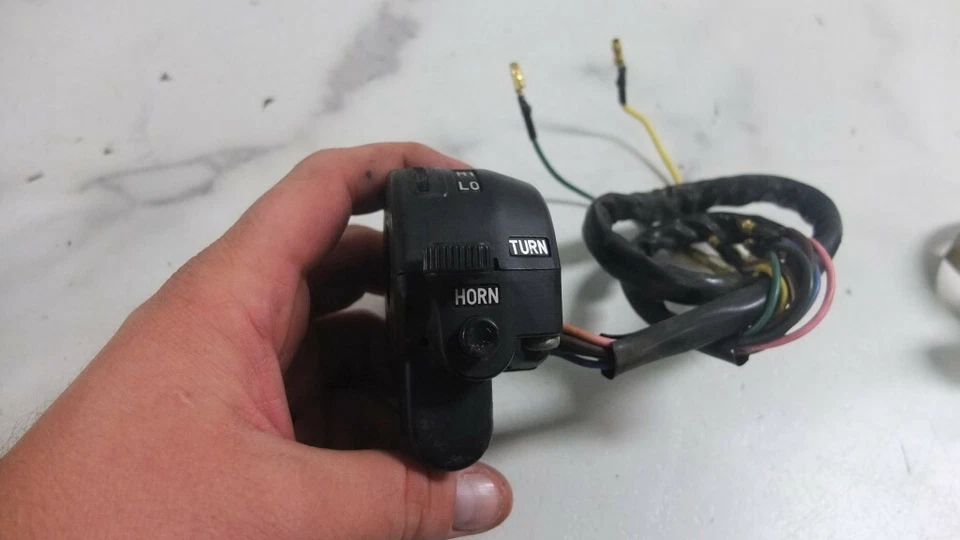 Interruptor de control eléctrico izquierdo 75 Yamaha RD200 RD 200 intermitente Foto 3 de 4