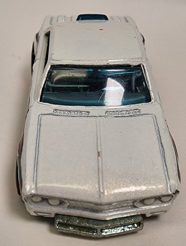 2002 Loose Mattel Hot Wheels Pearl White Vairy 8 Red Flames Rim Devilish Delaina - Picture 3 of 8