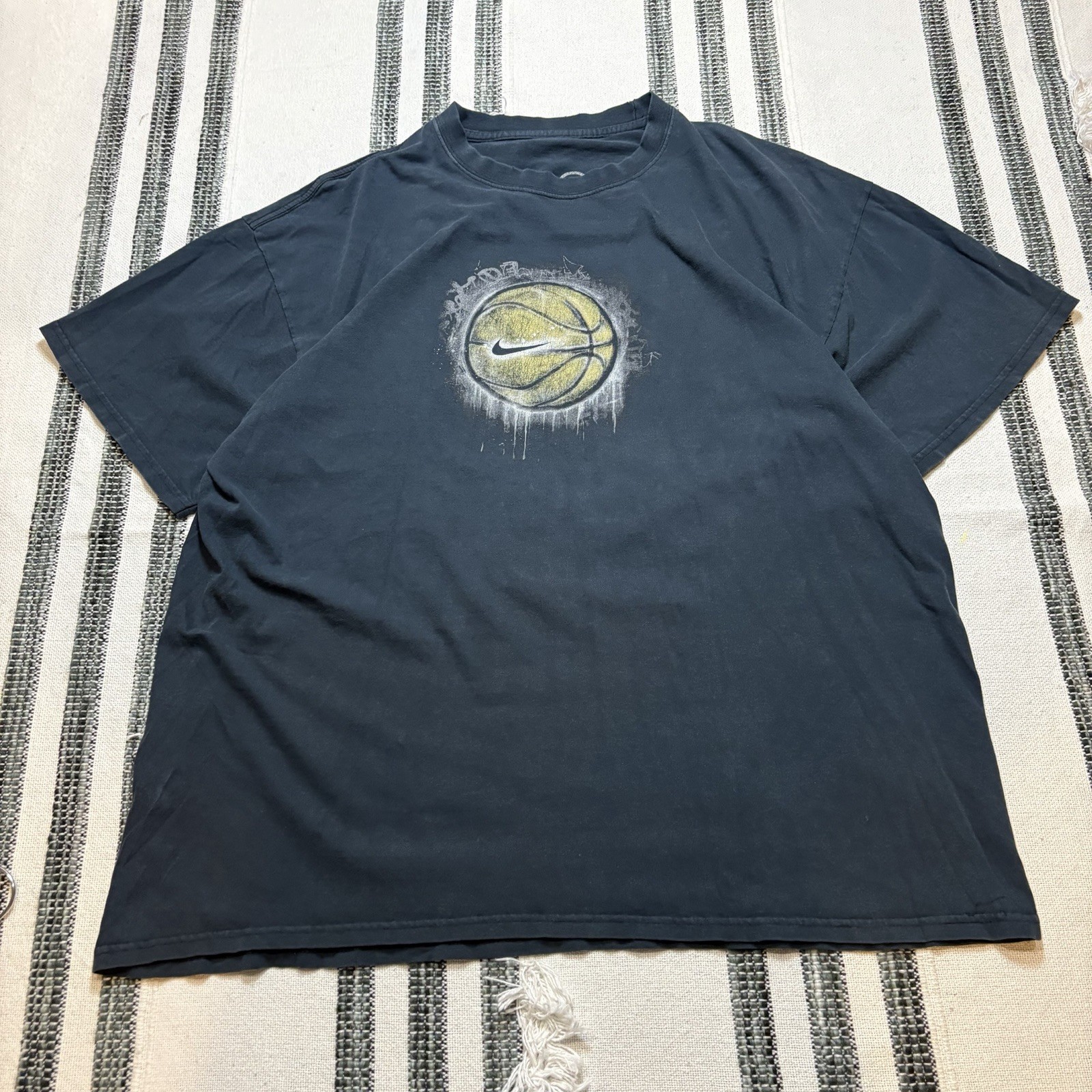 Vintage Nike Basketball Graphic T-Shirt Men's XL Black Distressed Swoosh Y2K