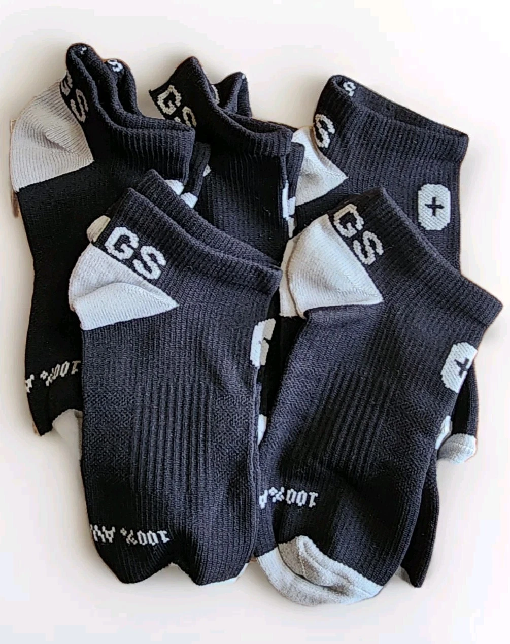FIGS Men's Solid Ankle Socks Black Size Small Fits Foot Size 5-7 -Five Pair
