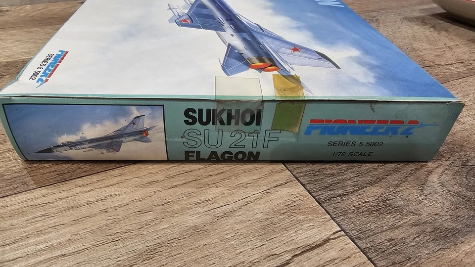Maquette avion 1/72 sukhoi su 21F flagon - Photo 2/4