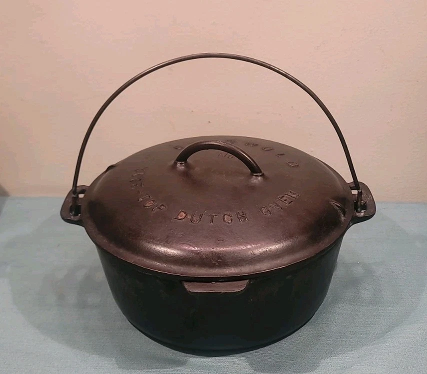 Vintage Griswold No. 9 Cast Iron Tite-Top Dutch Oven with Lid 2552