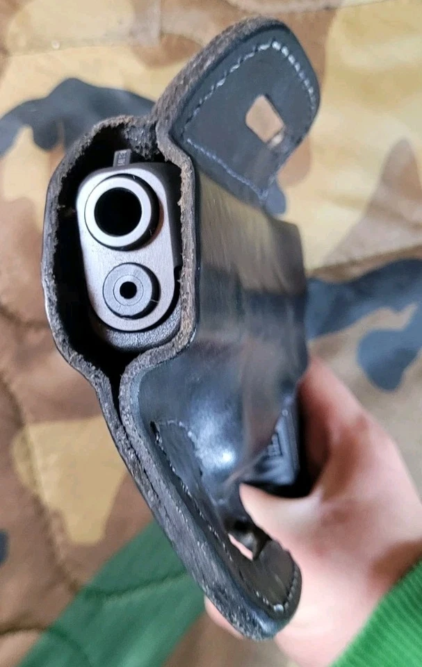 Murphys Custom Leather Glock 26 27 28 Owb Right-hand Black Leather Holster - Image 4 of 4