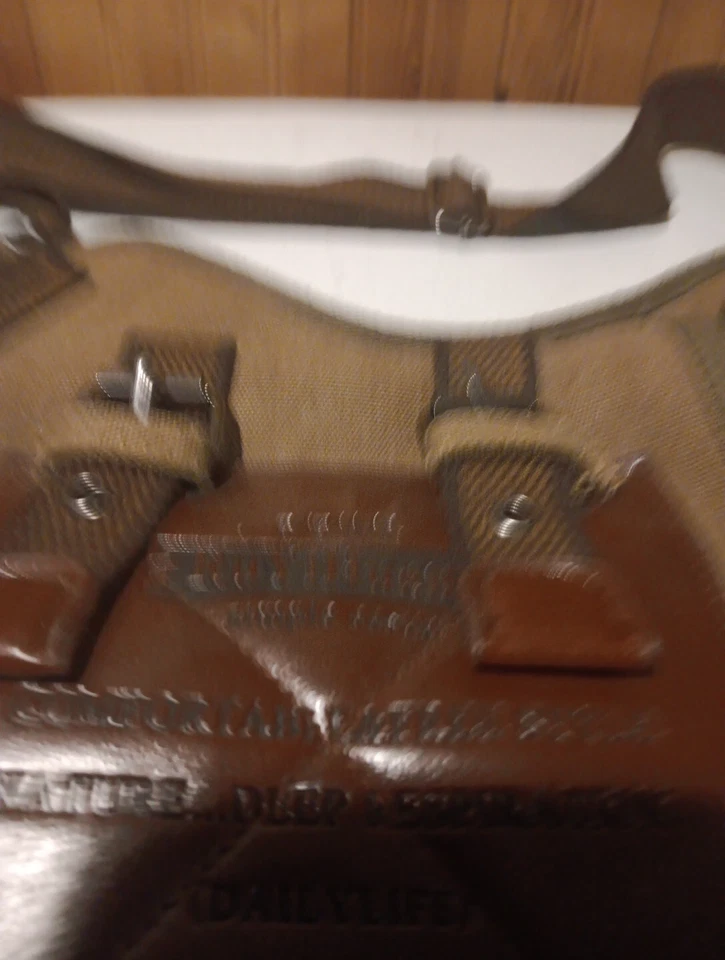 Ru YiHuang Comfortable And Free Style Leather And Canvas Bag - Image 4 of 4