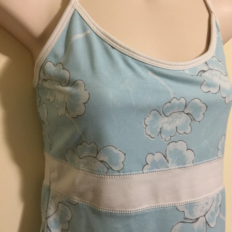 Sujetador sin mangas Soybu Activewear talla M ajuste zen azul blanco floral Foto 2 de 4