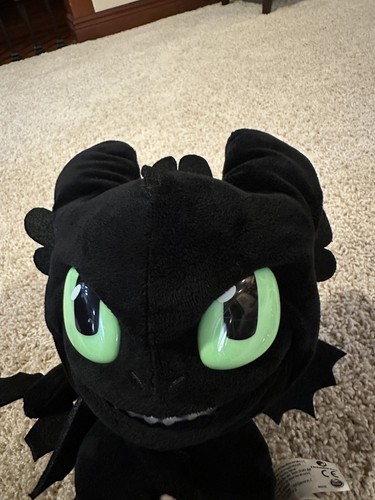 Dreamworks Dragons Squeeze And Roar Toothless 11-Inch Plush With Sound Works - Picture 3 of 3