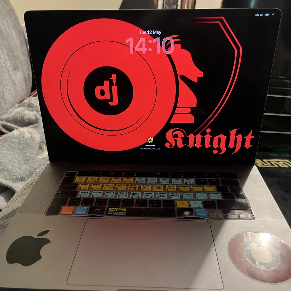 Apple MacBook Pro 16" M1 Pro · 32GB · 4TB, photo 2 of 5