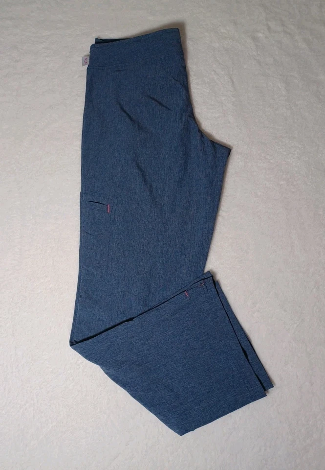 Pantalones Médicos Smitten Mujer Pierna Acampanada Bolsillos Carga Azul Con Acentos Rosa PSM Foto 3 de 4