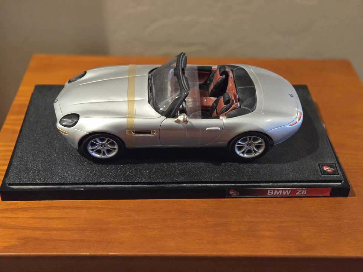 Hot Wheels 1/18 – BMW 645 CI – Teinte Beige/gris Métal – Modèle E63
