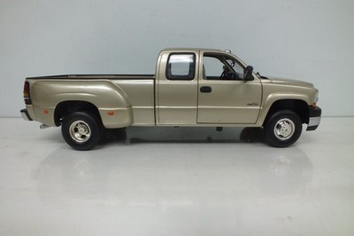 Chevrolet Silverado 3500 Duramax Diesel Dually 2wd Pickup Anson 1:18 Diecast