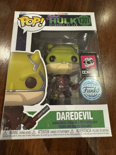 FUNKO POP! DAREDEVIL #1301 CCXP EXCLUSIVE MARVEL SHE-HULK  W/ Protector