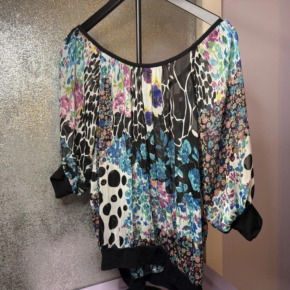 超粉色透明衬衫黑色花卉动物印花 3/4 袖女式中号 — 第 4/4 张图片