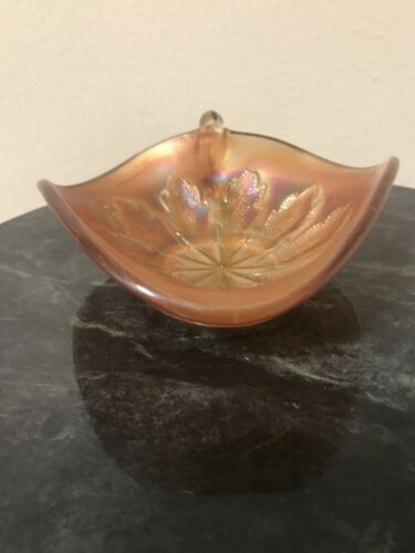 Beautiful Nappy Dugan Leaf Rays With Handle, Carnival Glass - Picture 7 of 8