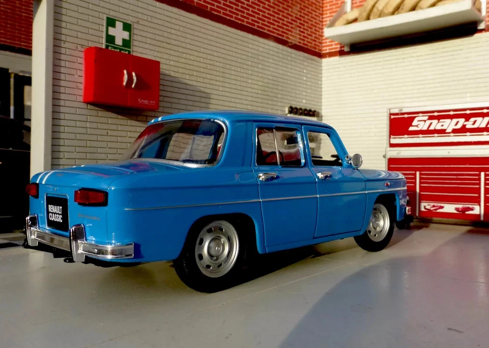 Renault R8 Gordini Blue 1964 Welly G LGB 1:24 Detailed Scale Model Car 24015B - Image 2 of 4