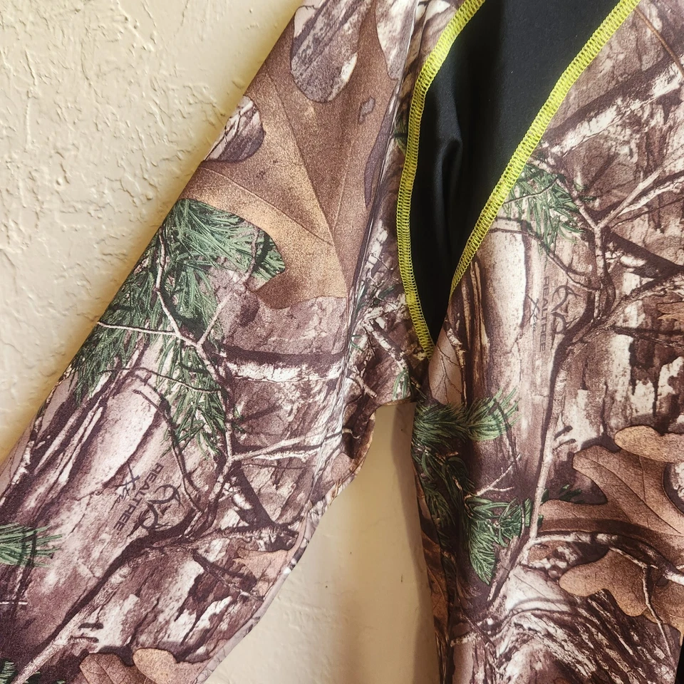 Realtree Compression T Shirt Youth Boys XXL Camo Long Sleeve Moisture Wicking - Image 2 of 4