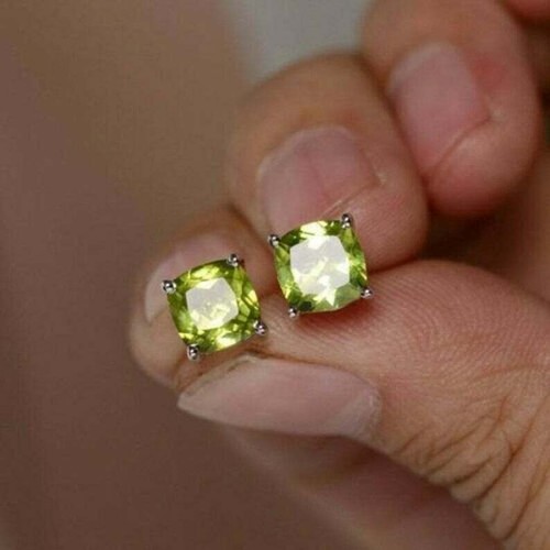 6mm Cushion Simulated Peridot Women's Solitaire Stud Earring 925 Silver - Picture 2 of 5