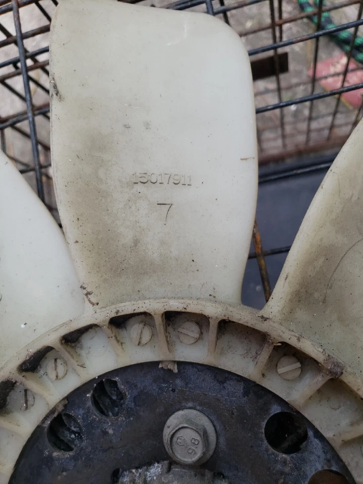 99-14 Chevy Silverado Tahoe Suburban GMC Sierra Yukon Fan Blade 15017911 Clutch - Image 2 of 2