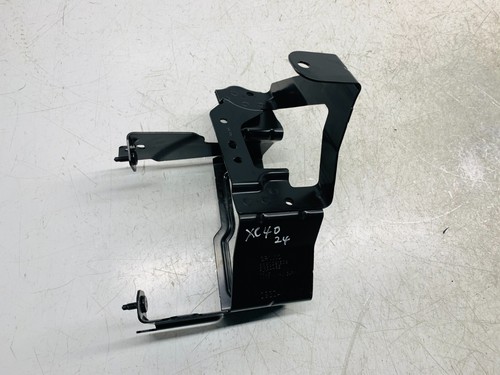 VOLVO XC40 POWER CONVERTER BRACKET MOUNT 2024 B3 PLUS MILD HYBRID 31652485 - Picture 7 of 17