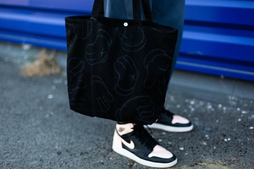 KAWS x Uniqlo Tote Bag Black XX Hands 