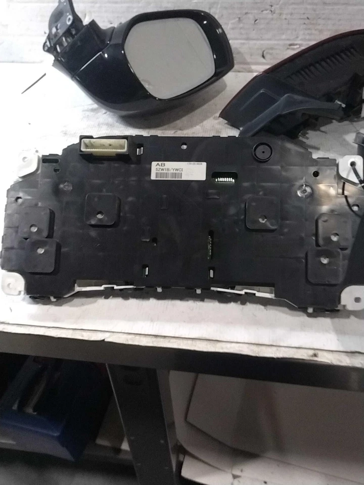 Medidor de velocímetro usado se adapta a: Nissan Armada Cluster MPH 2017 sin crucero adaptativo Foto 2 de 4