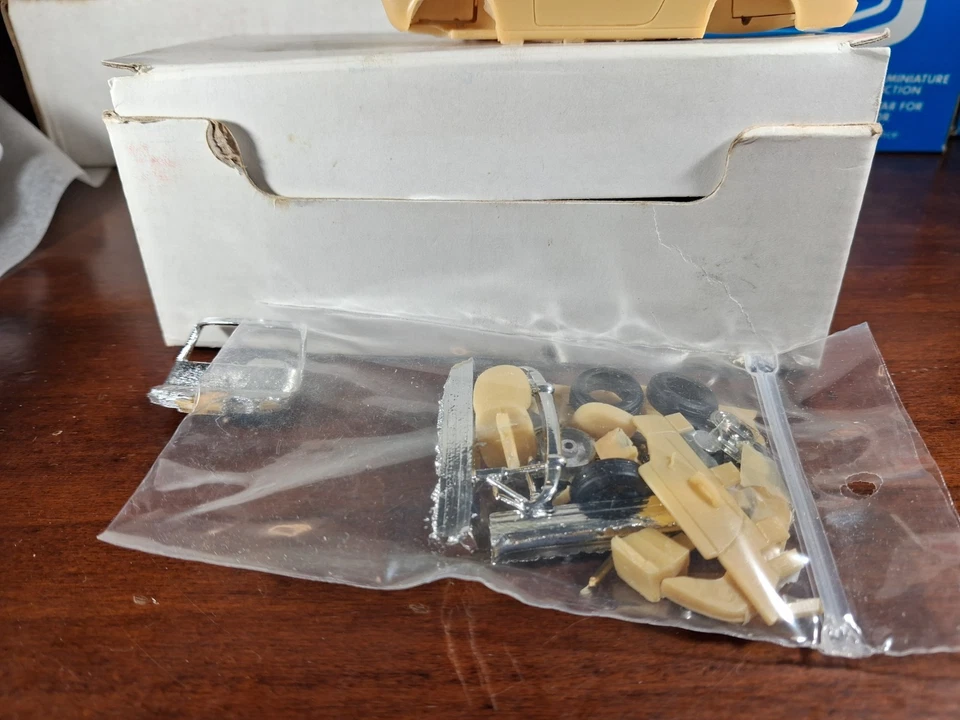 B.O.G. KIT FIAT 1500 CABRIOLET SCALA 1/43 - Immagine 4 di 4