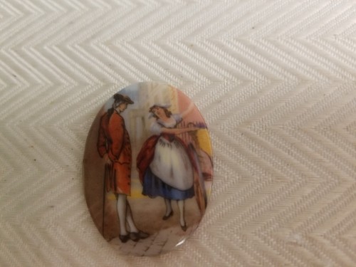 HAND PAINTED LIMOGE BROOCH No Clasp FLIRTING WITH THE MAID VERY NICE ARTWORK. - Picture 2 of 6