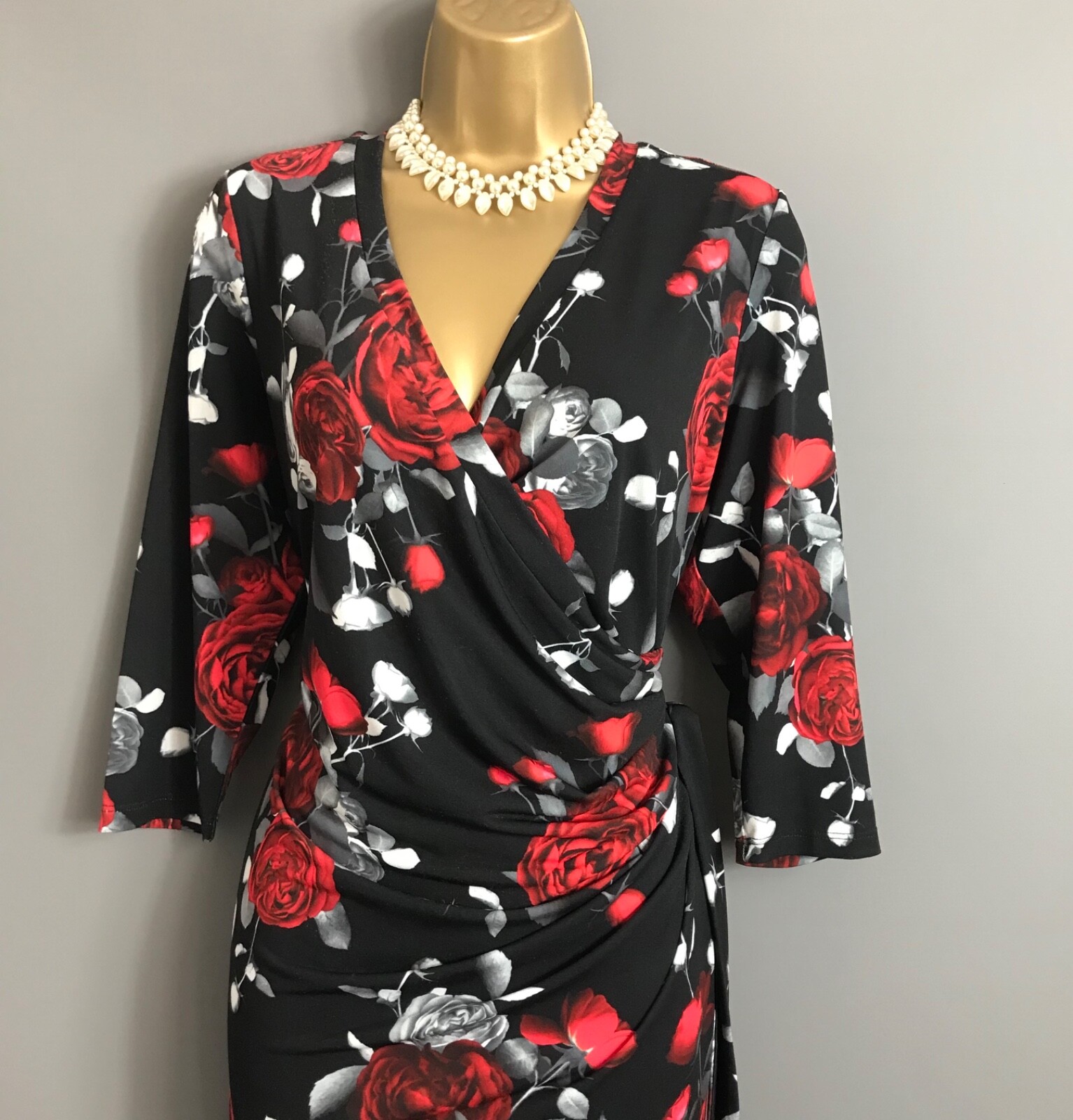PRECISE DRESS SIZE 14 sheath Black Red Floral Stretch Drapes V Knee