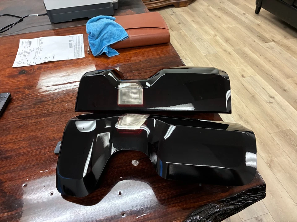 19-24 chevy Silverado Smoked Tail Lights Black Tinted HALOGEN 1500 2500 - Image 2 of 2